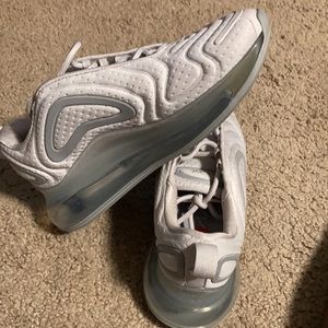 Nike air max 720.